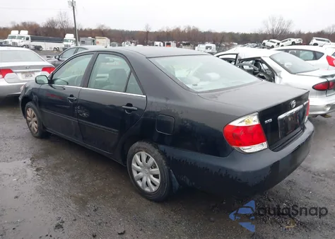 2006 Toyota Camry Le z USA, uszkodzony, nr VIN 4T1BE32K06U125586